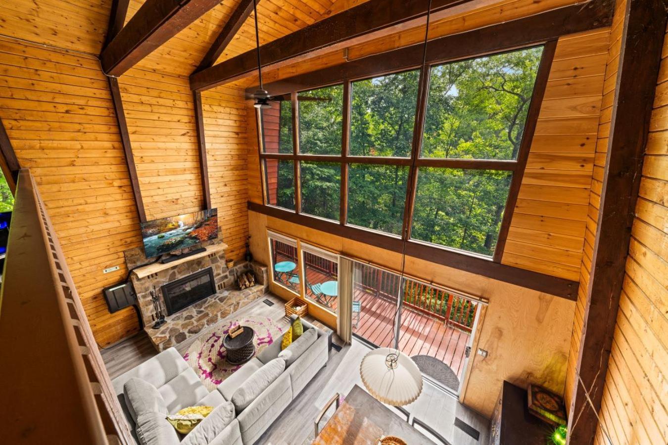 Treetops Chalet - 3Bd/2Bt Boutique Cabin W/Mt Leconte Views In 개틀린버그 외부 사진