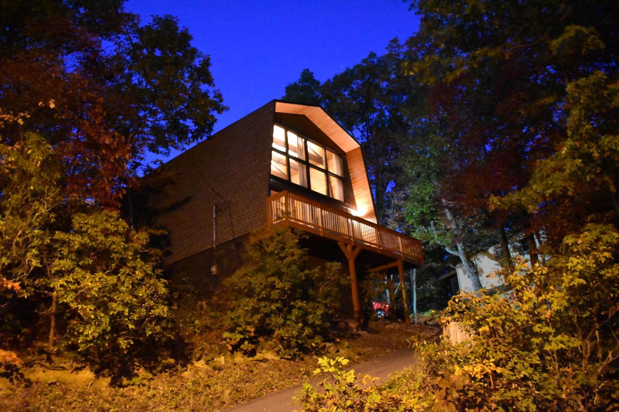 Treetops Chalet - 3Bd/2Bt Boutique Cabin W/Mt Leconte Views In 개틀린버그 외부 사진